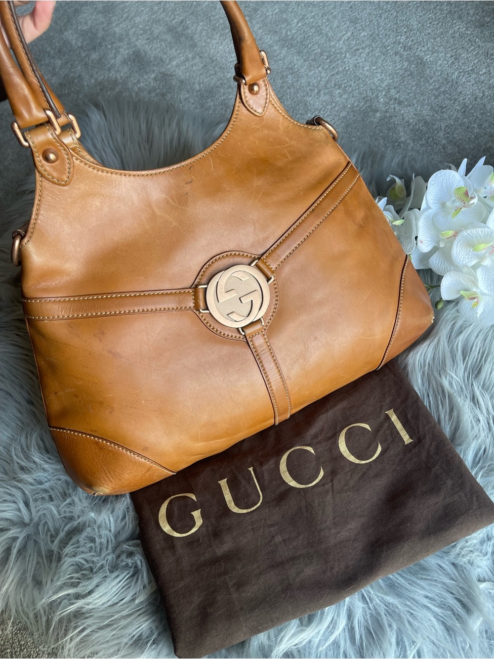 Authentic Gucci vintage interlock GG hobo tan shoulder bag - Picture 3 of 16